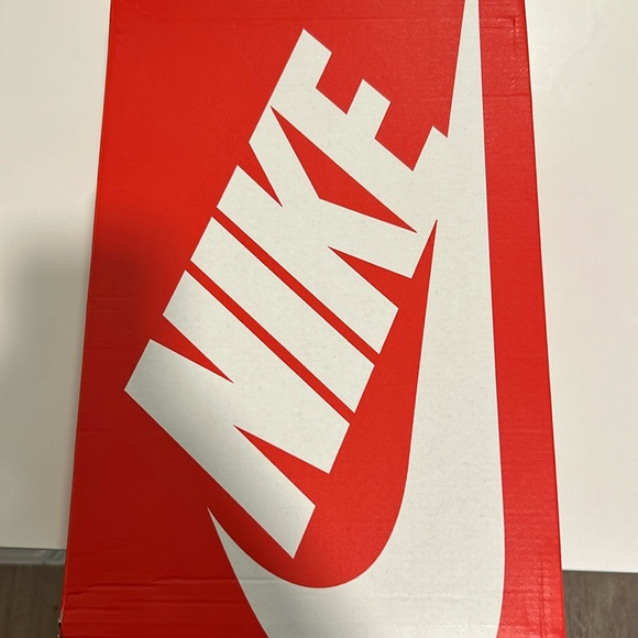 Air Vapormax Plus - Picture 1 of 9